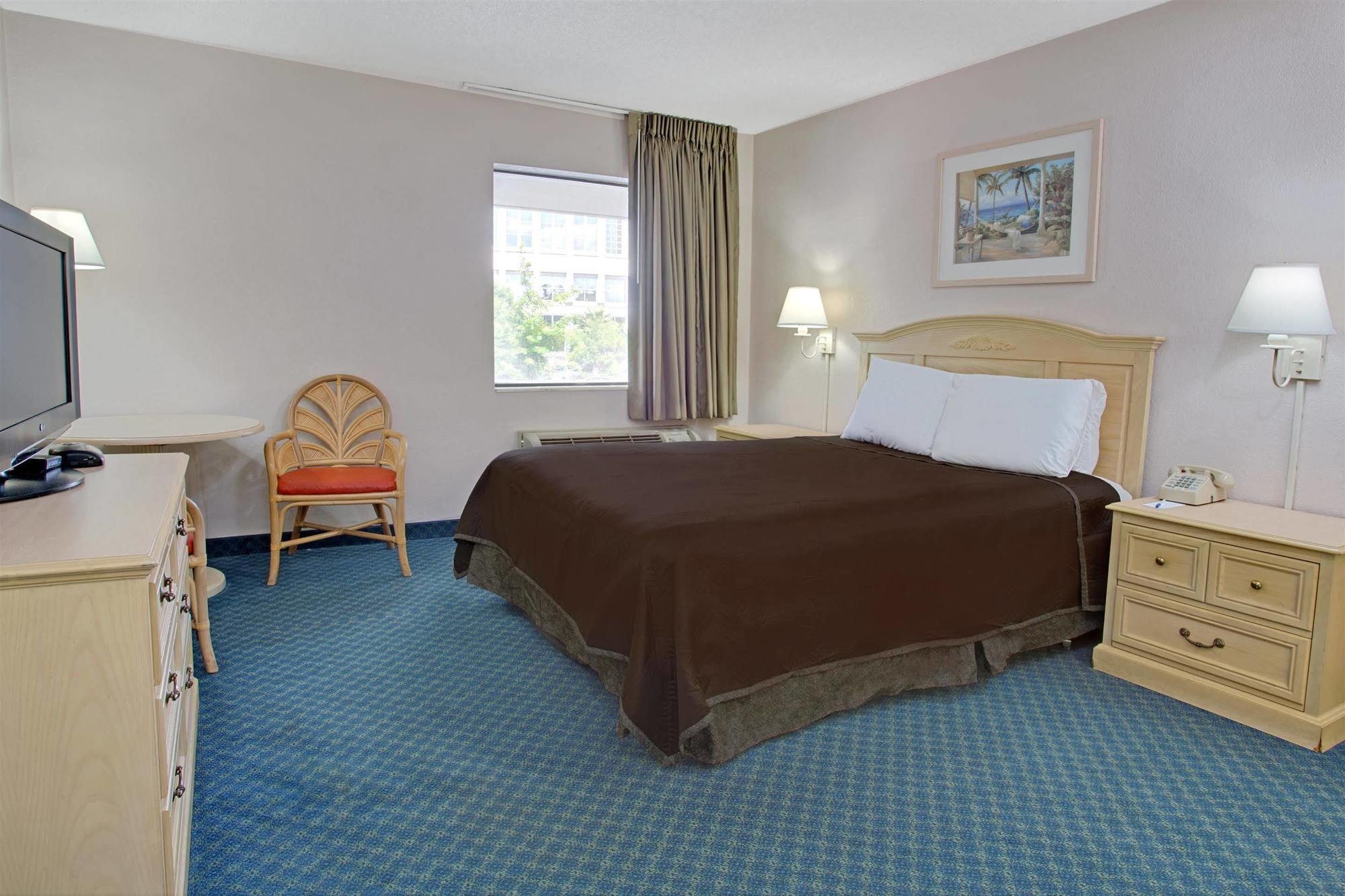 Travelodge By Wyndham Orlando Downtown Centroplex מראה חיצוני תמונה